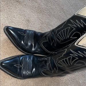 Mexican cowboy boots